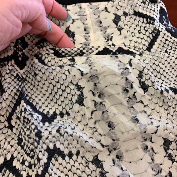 Nanette Lepore Croc Print Dress Pants sz 6 - Picture 4 of 5